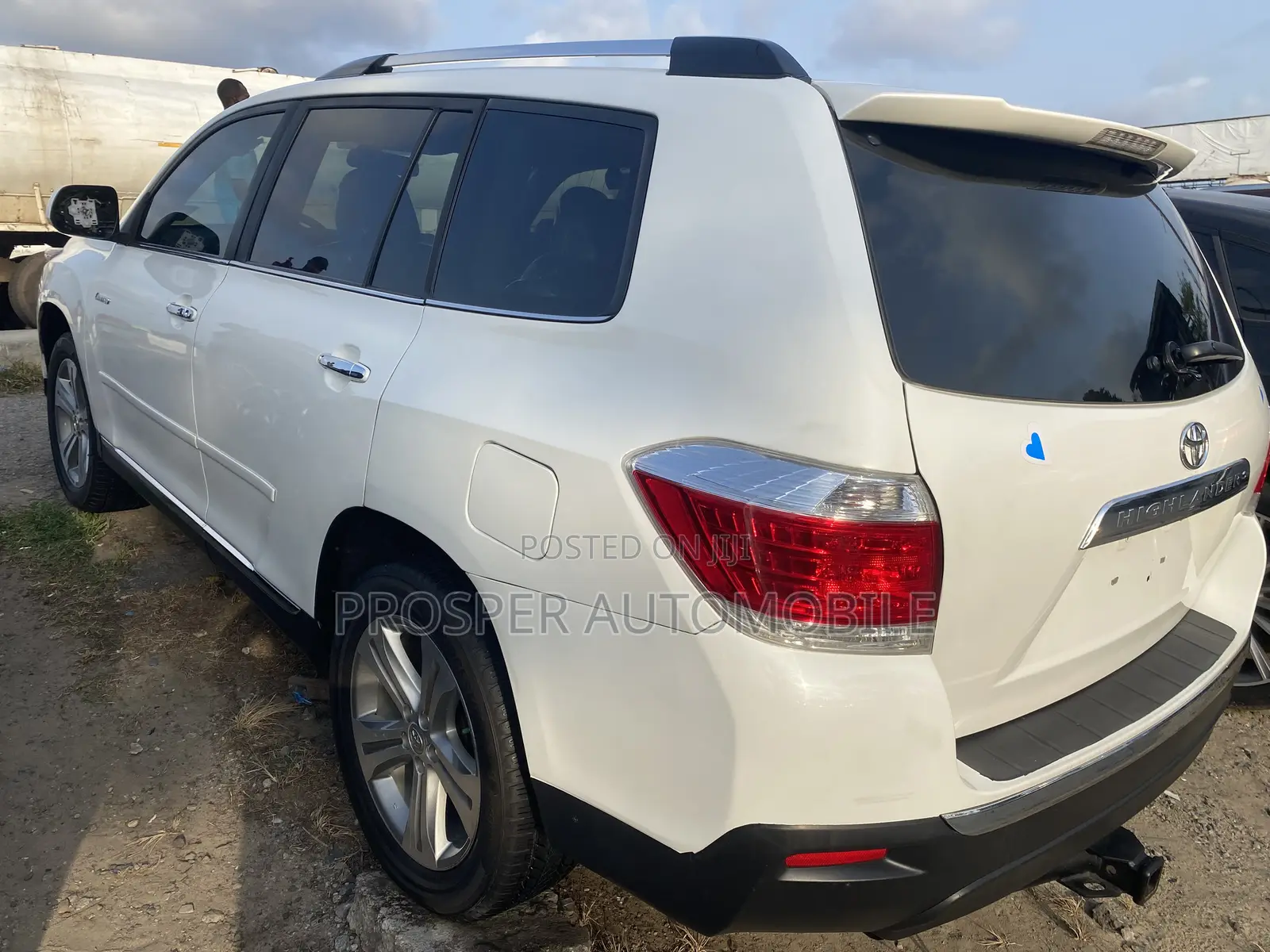 Toyota Highlander SE 2012 White