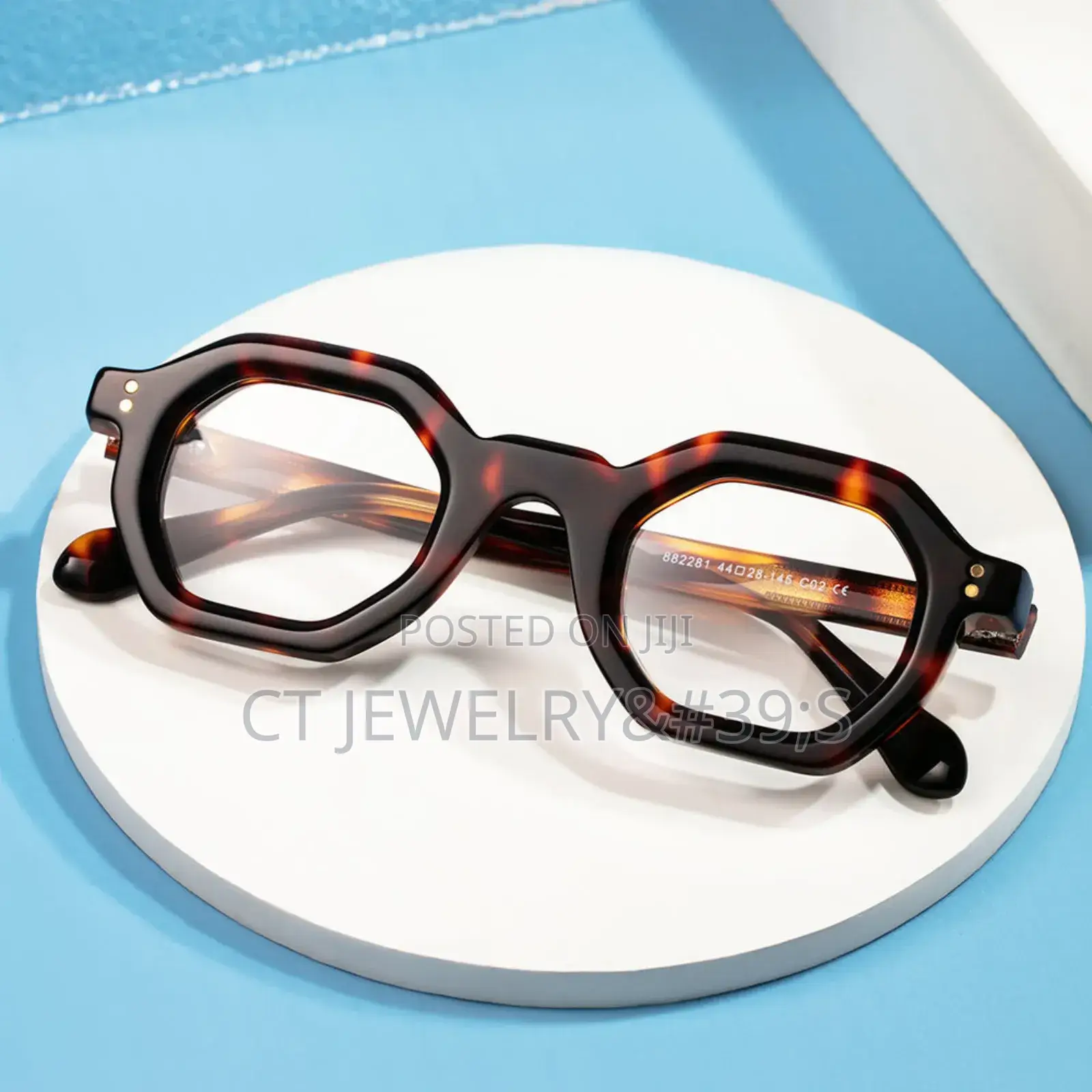 Professional Chic, Everyday (Thick Frame)