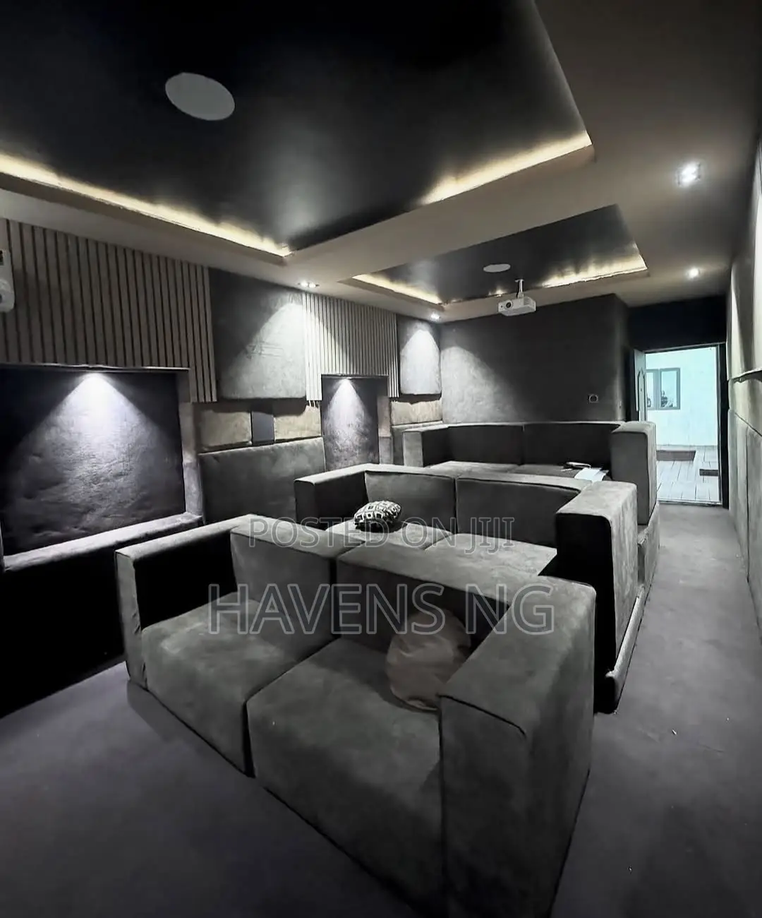 Luxury 2-Bedroom Terrace for Short Let.