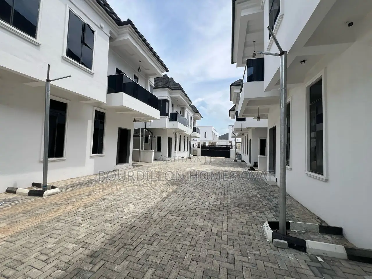 4bdrm Duplex in Lekki for sale
