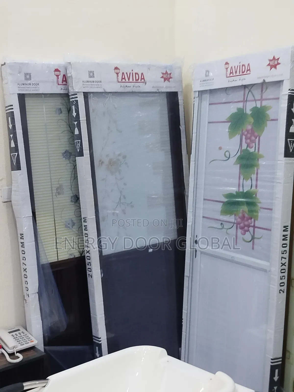 2.5ft/7ft Aluminium Half Glass Toilet Door