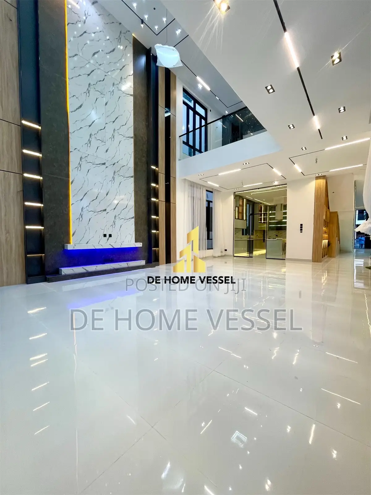 5bdrm Duplex in Chevron for sale