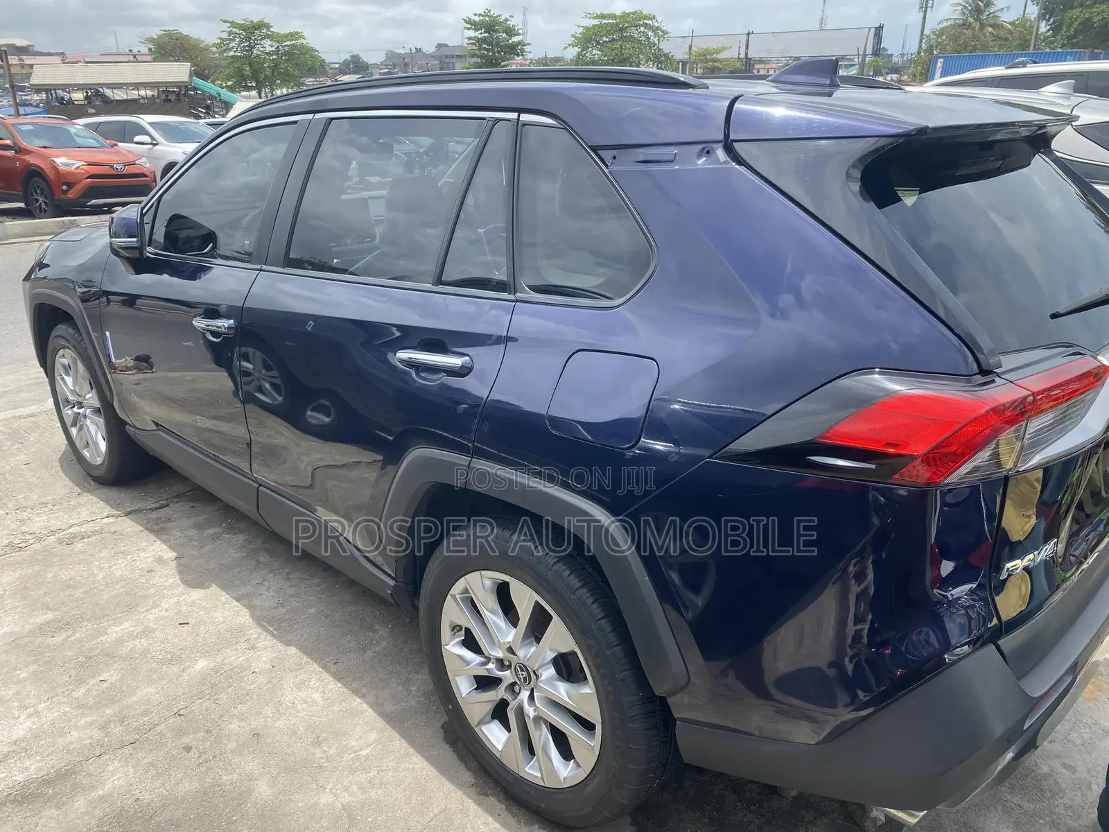 Toyota RAV4 Limited AWD 2020 Blue