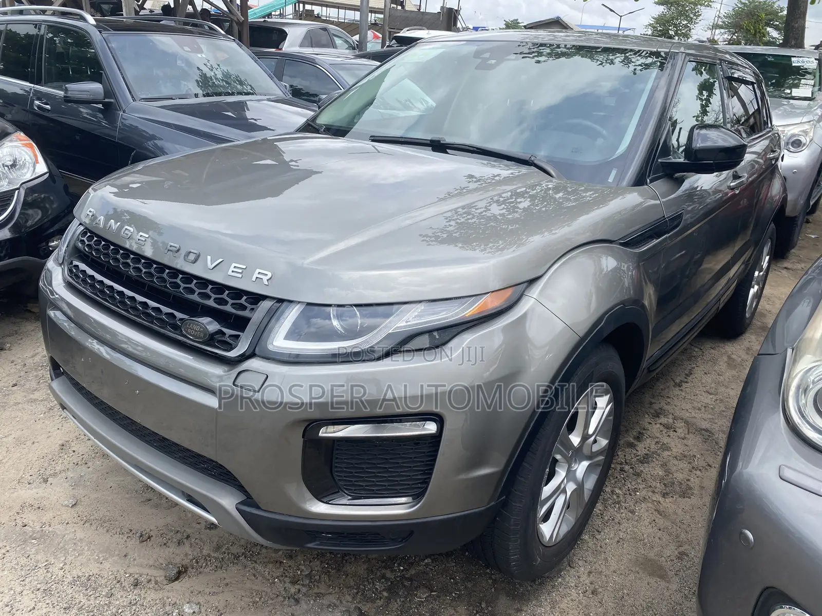 Land Rover Range Rover Evoque SE 4x4 5-Door 2017 Gray