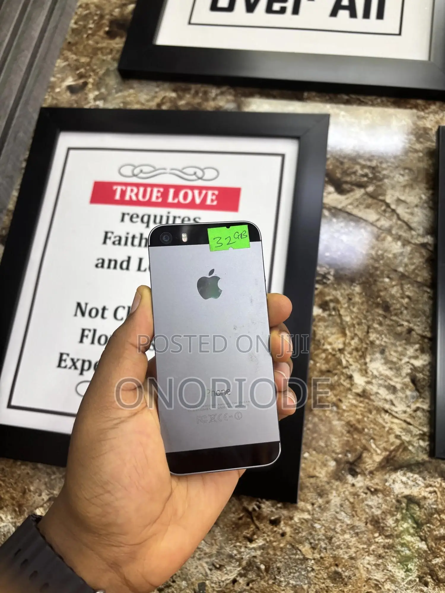 Apple iPhone 5s 32 GB Gray