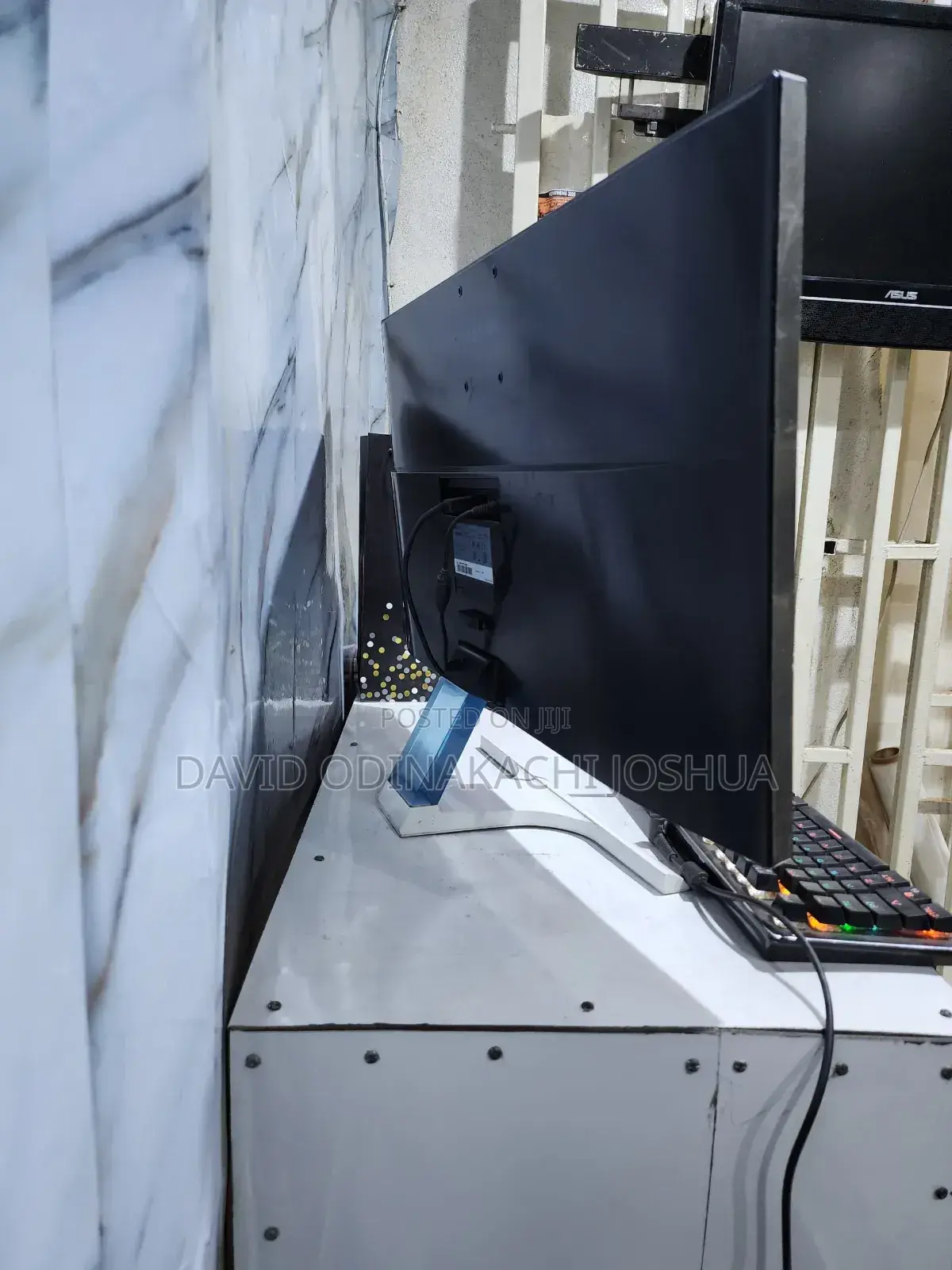 Samsung 28-Inch Monitor