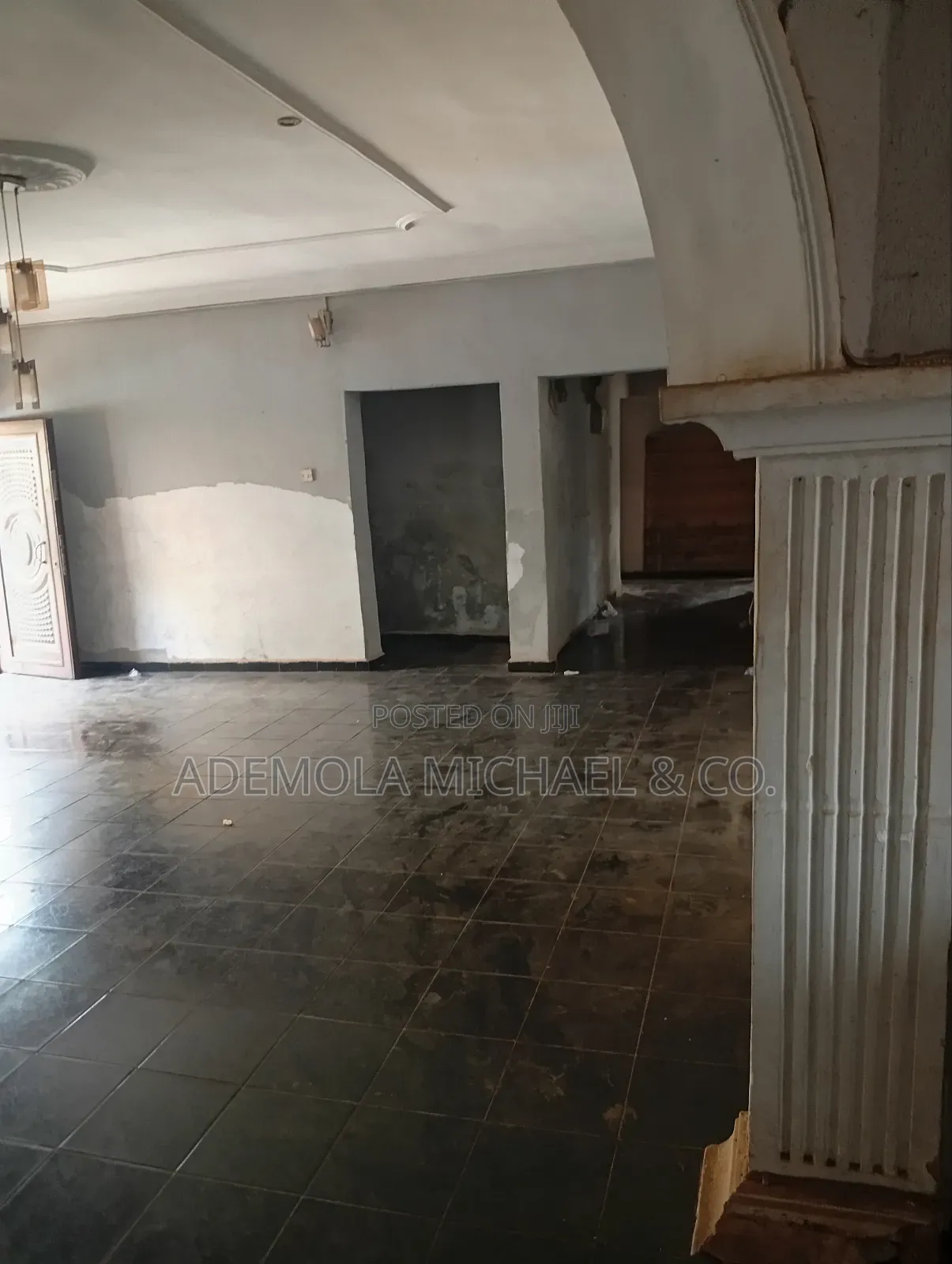 3bdrm Block of Flats in Mini Estate, Wuye for rent