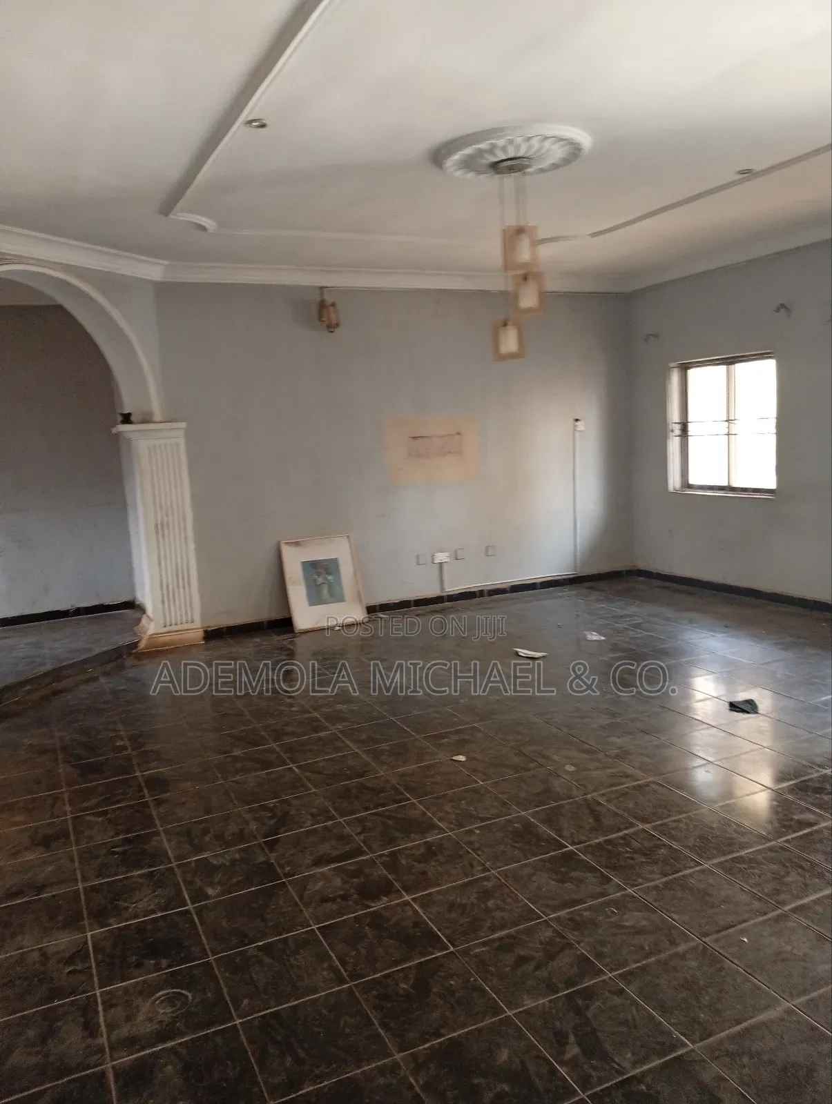 3bdrm Block of Flats in Mini Estate, Wuye for rent