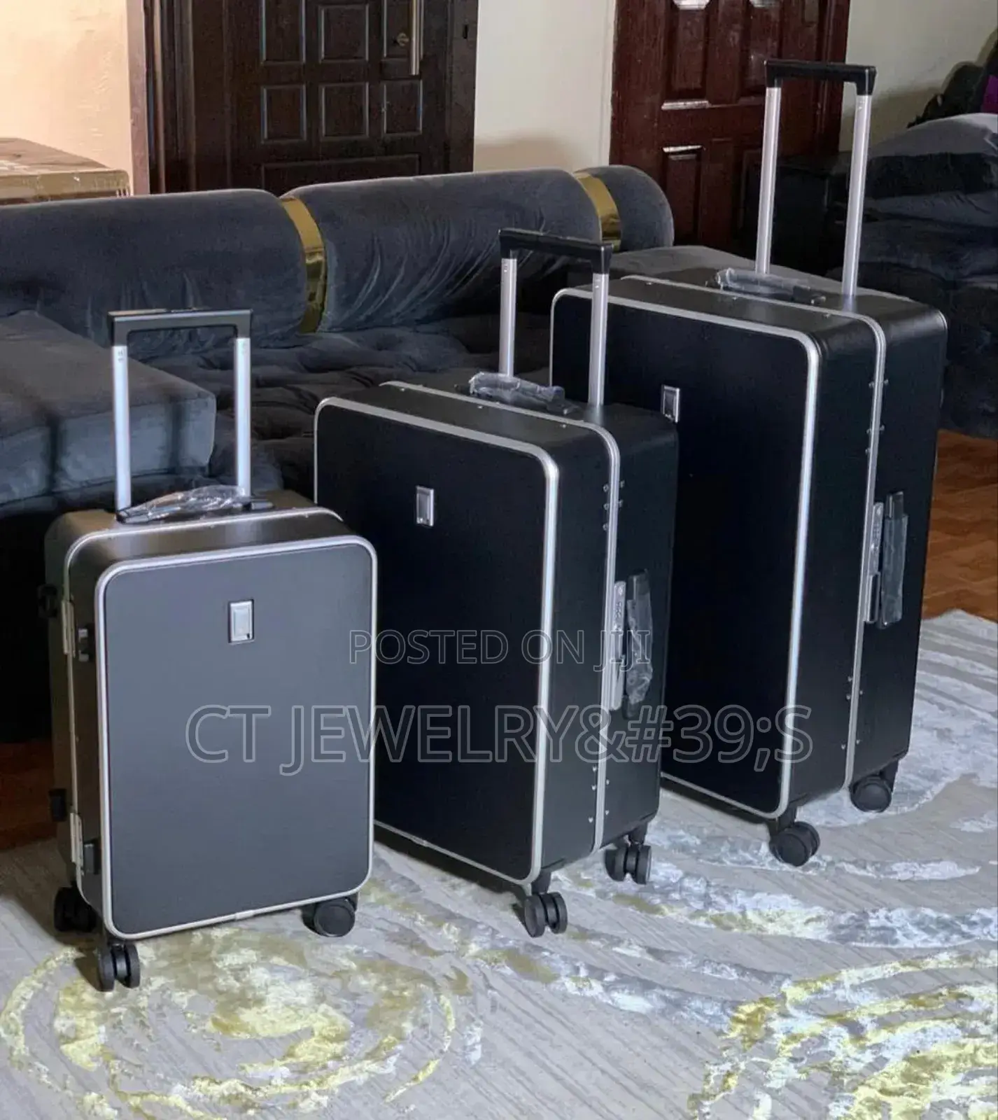 High Grade Plain Luggage Set With Bottle Holder