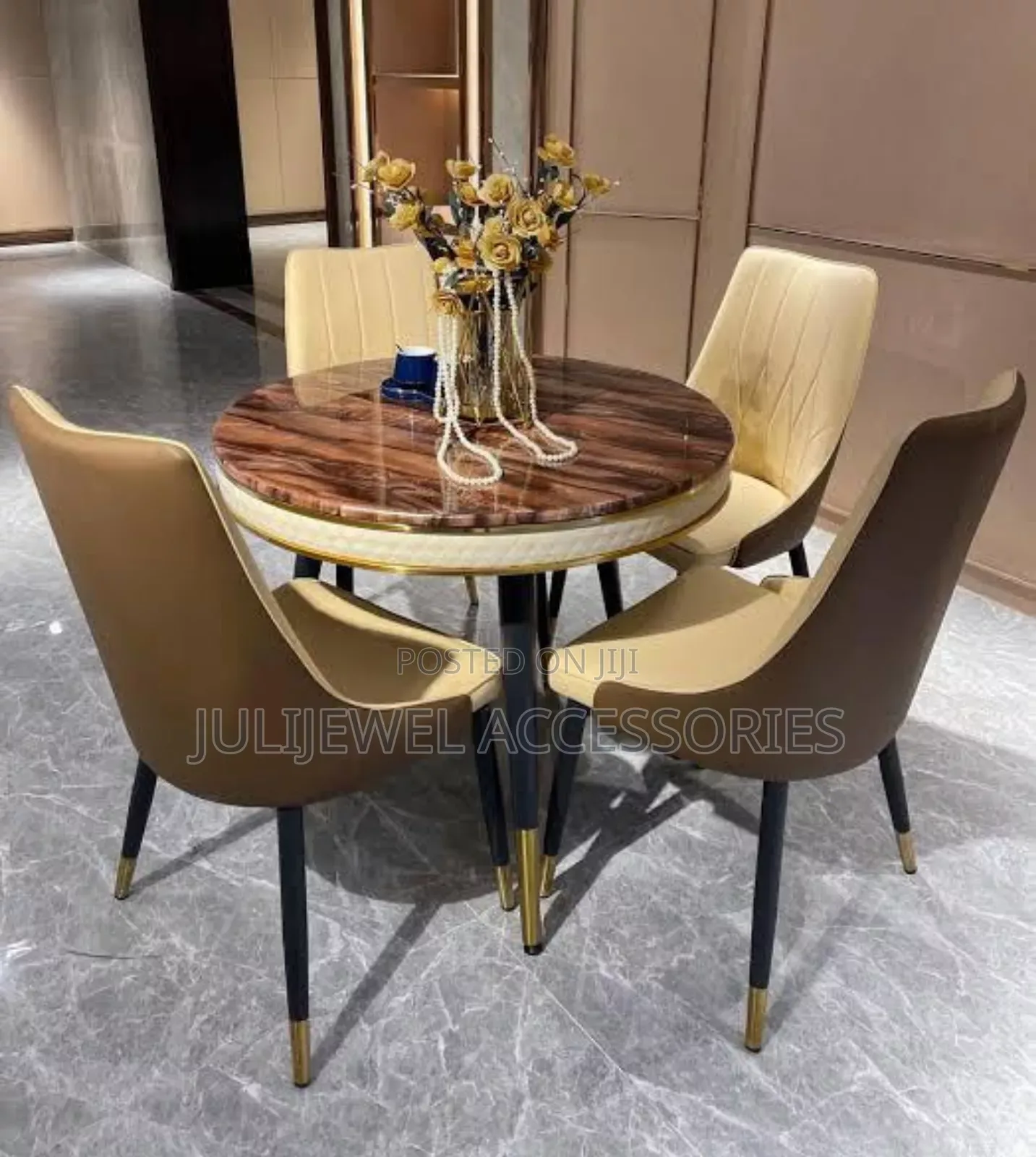 Dinning Round Table Set by 4chairs