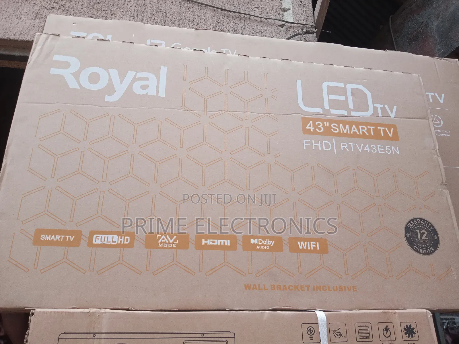 Royal 43" Smart Television