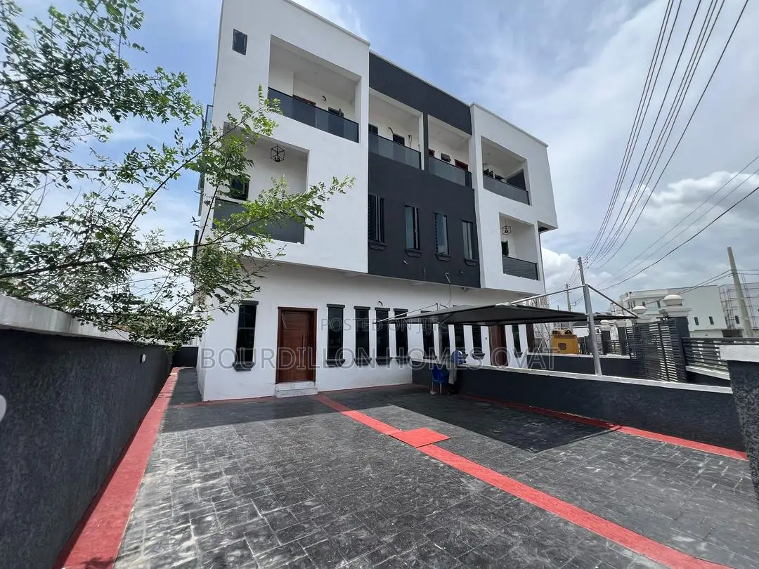 4bdrm Duplex in Lekki for sale