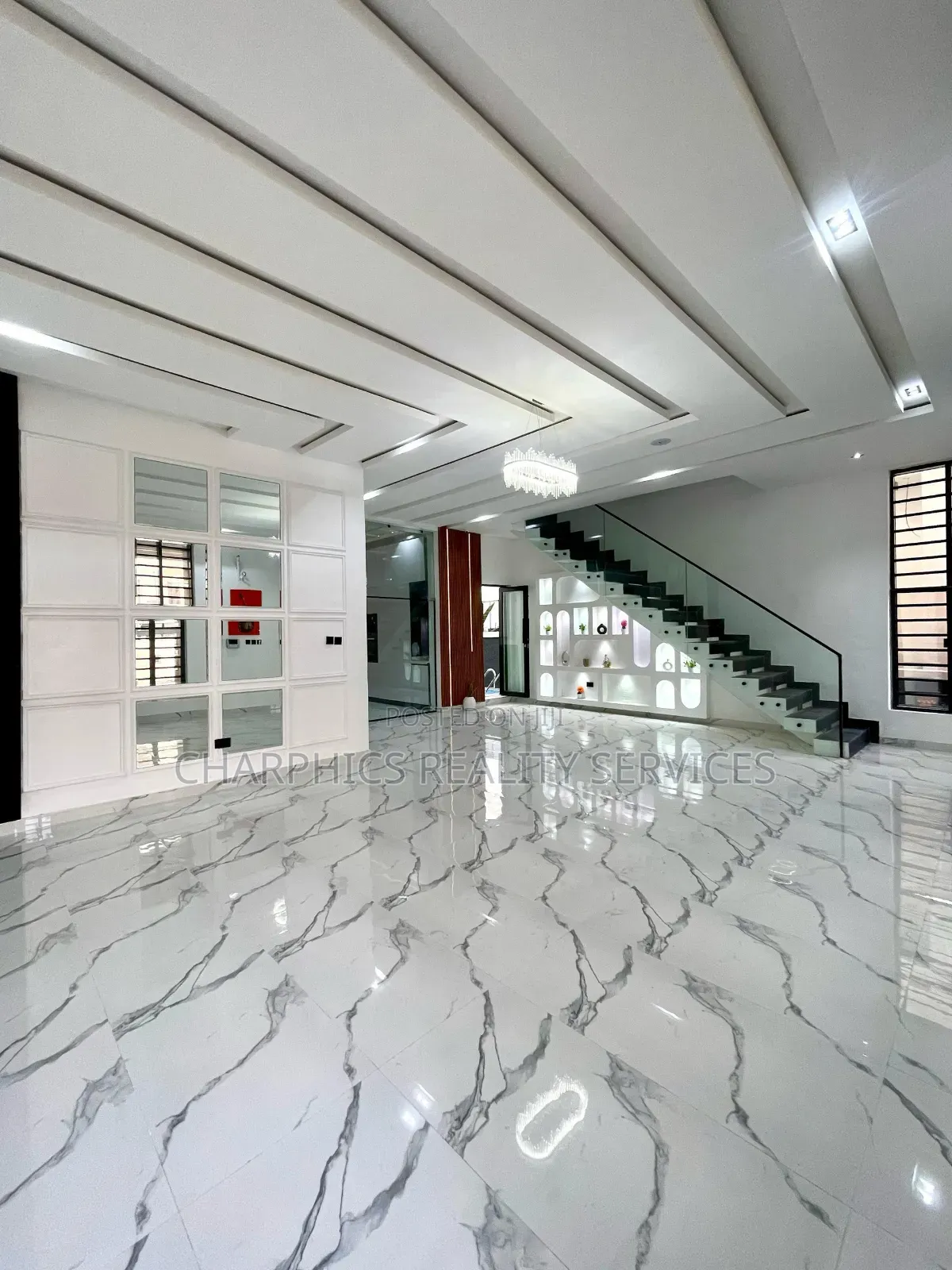 4bdrm Duplex in Chevron for sale