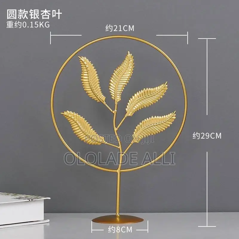 Round Shape Leaf Decorative Decor With Crystal Ball
