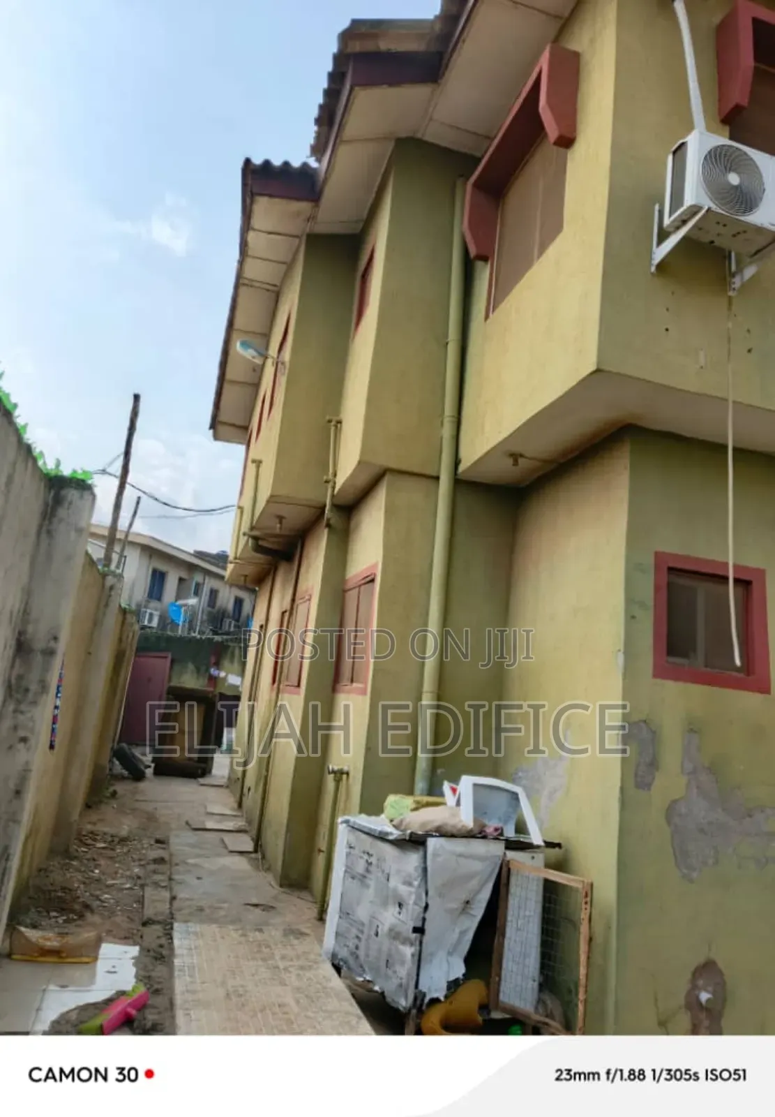 12bdrm Block of Flats in New Oko Oba, Egbeda / Egbeda for sale
