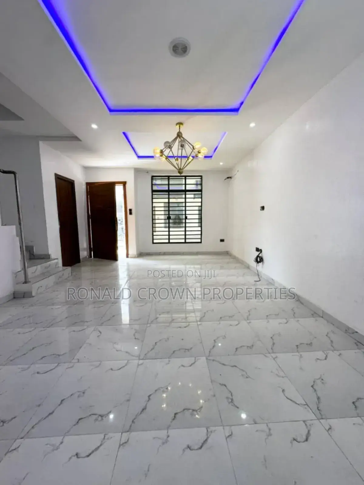 4bdrm Duplex in Chevron for sale