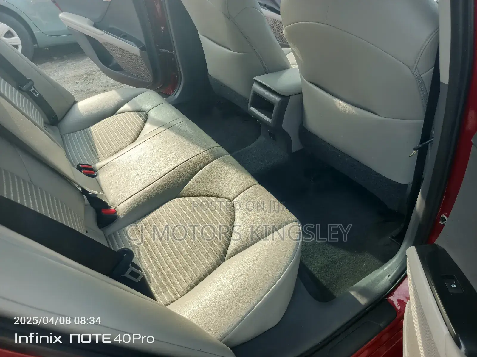 Toyota Camry SE FWD (2.5L 4cyl 8AM) 2018 Red