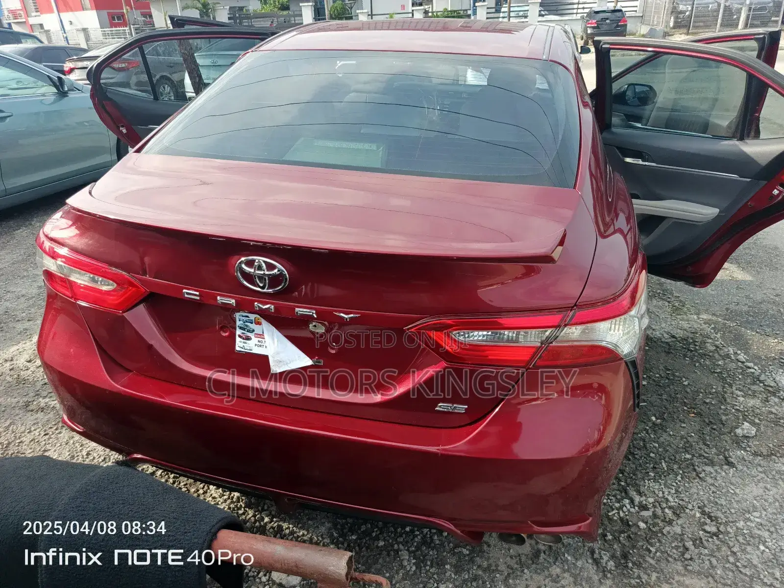 Toyota Camry SE FWD (2.5L 4cyl 8AM) 2018 Red