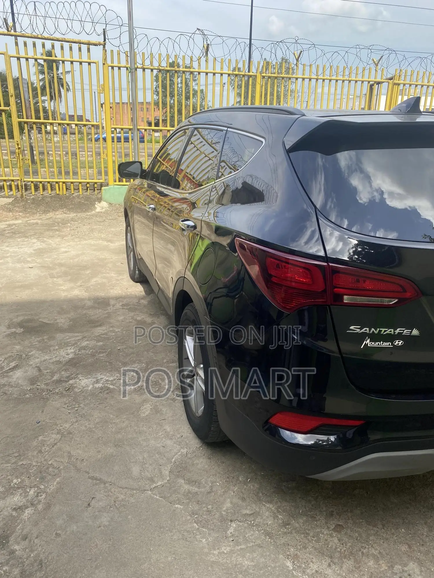 Hyundai Santa Fe SE Ultimate AWD 2018 Black