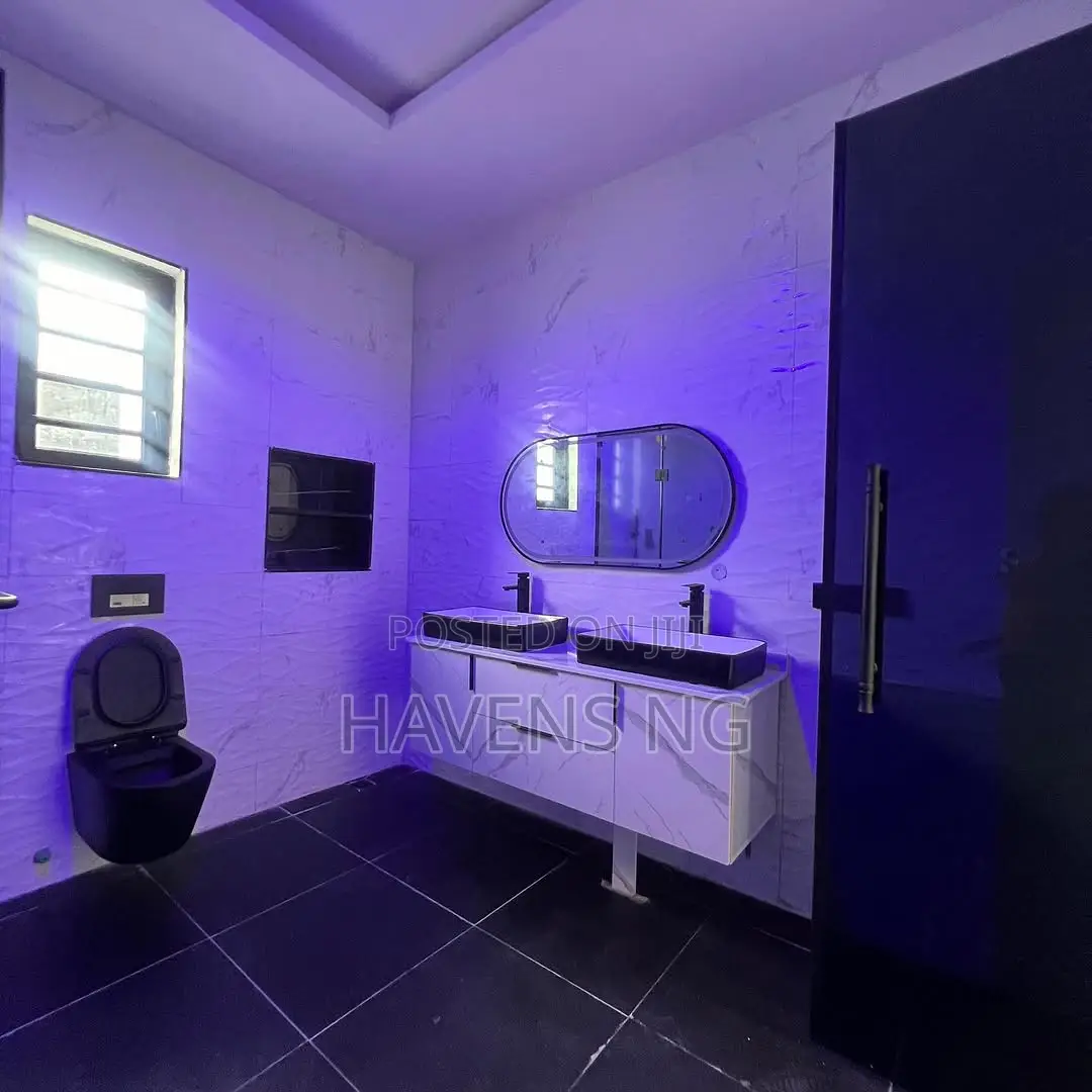 5bdrm Duplex in Ikota for sale