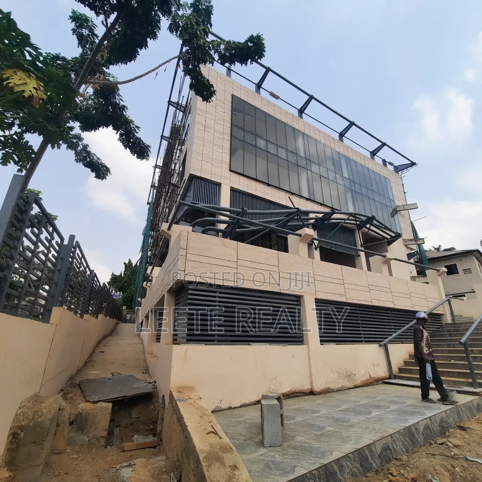 Commercial Property Space in Wuse2 for Sale