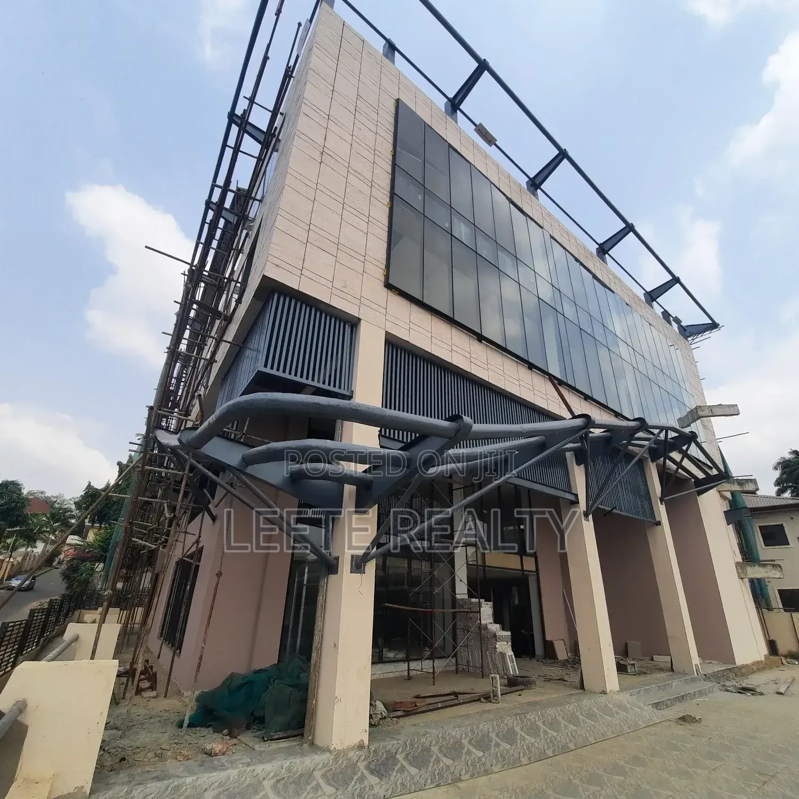 Commercial Property Space in Wuse2 for Sale