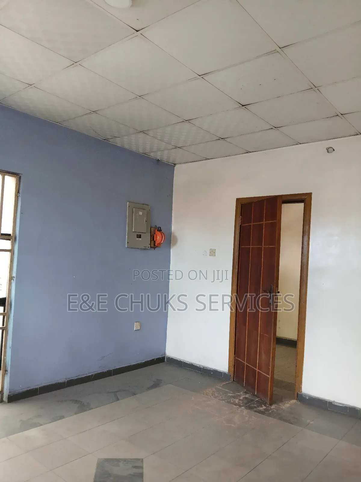 One Room Office Space to Let