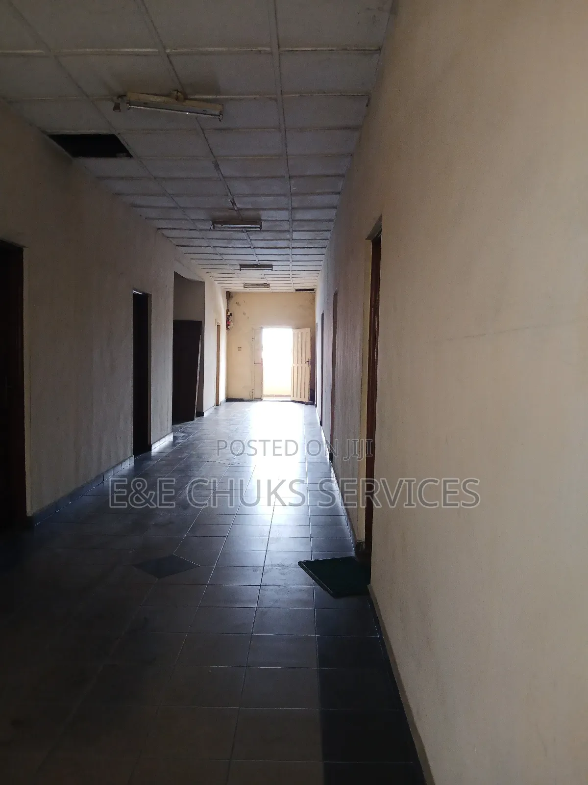One Room Office Space to Let