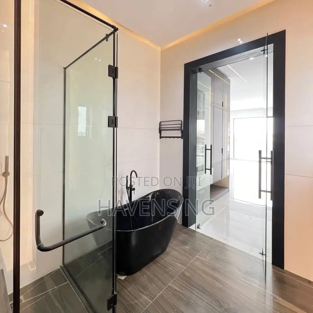 5bdrm Duplex in Idado for sale