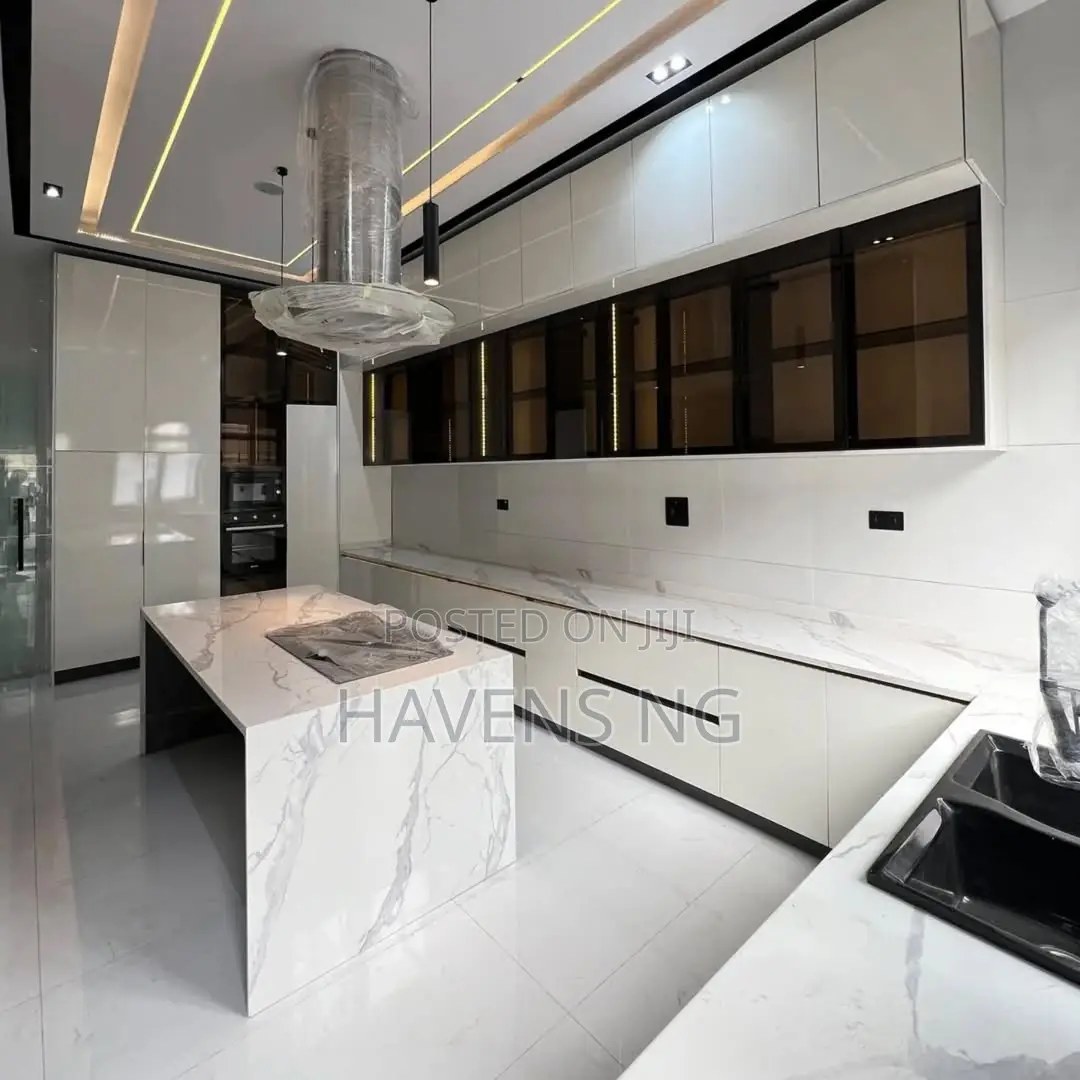 5bdrm Duplex in Idado for sale
