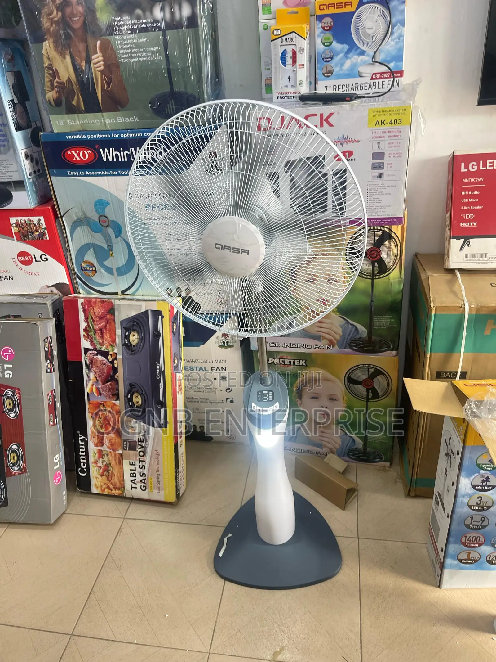 Qasa 18" Rechargeable Fan