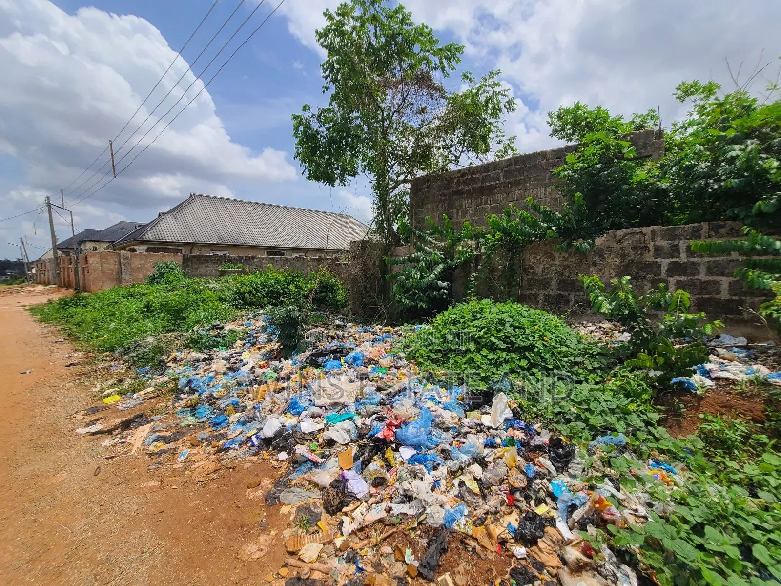 50ft by 100ft (450sqm) for Sale