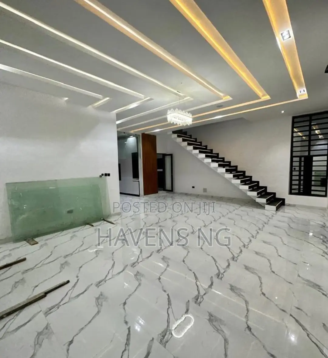 5bdrm Duplex in Lekki Phase 1 for sale