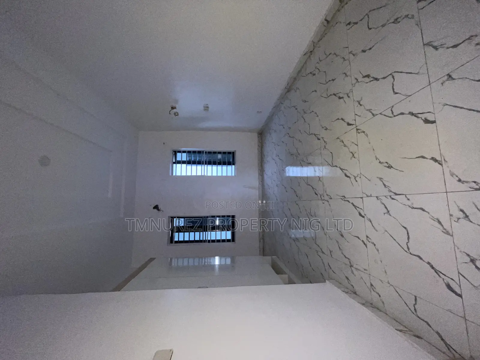 4bdrm Duplex in Chevy View, Chevron for rent