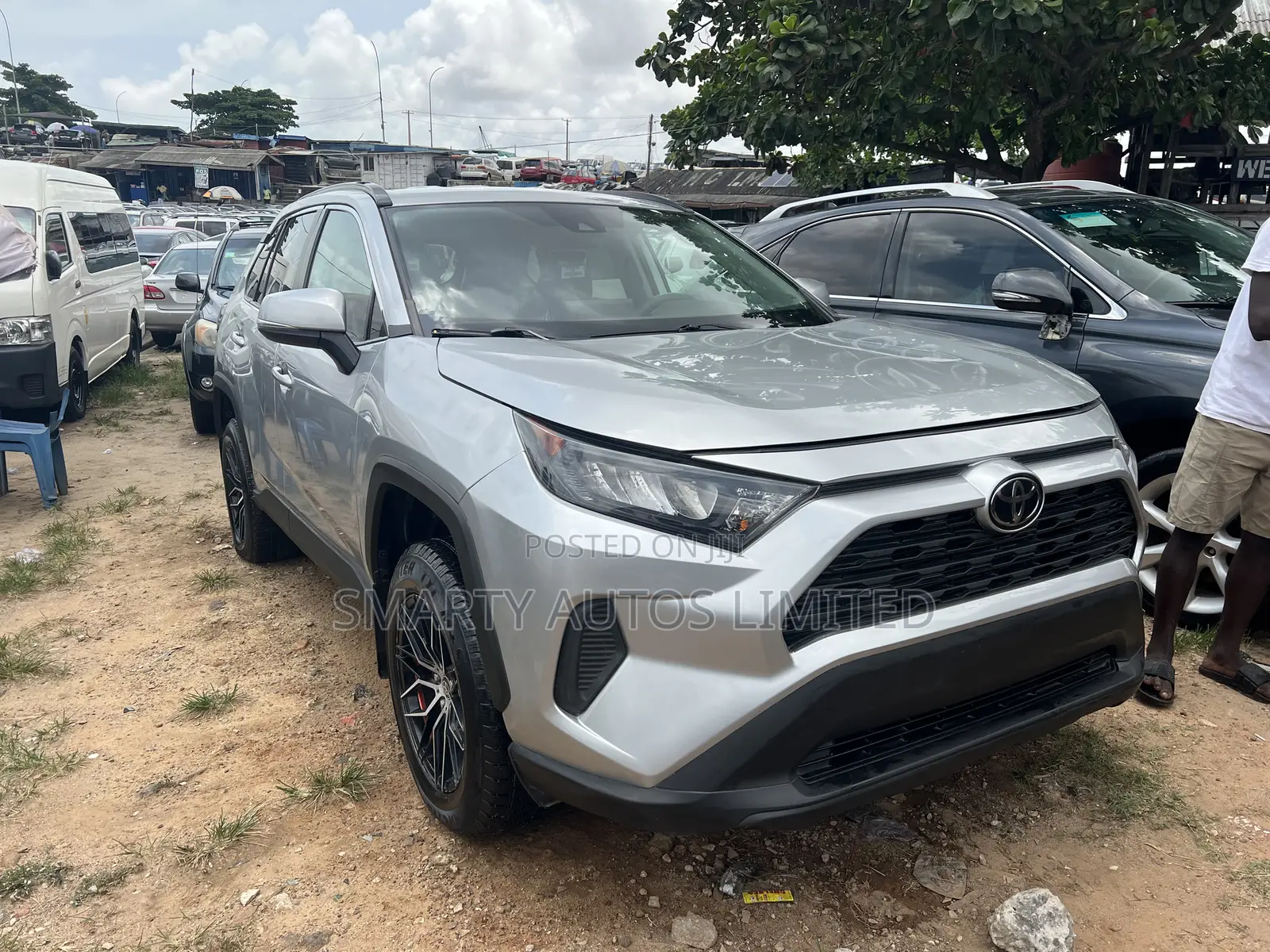 Toyota RAV4 LE AWD 2020 Silver