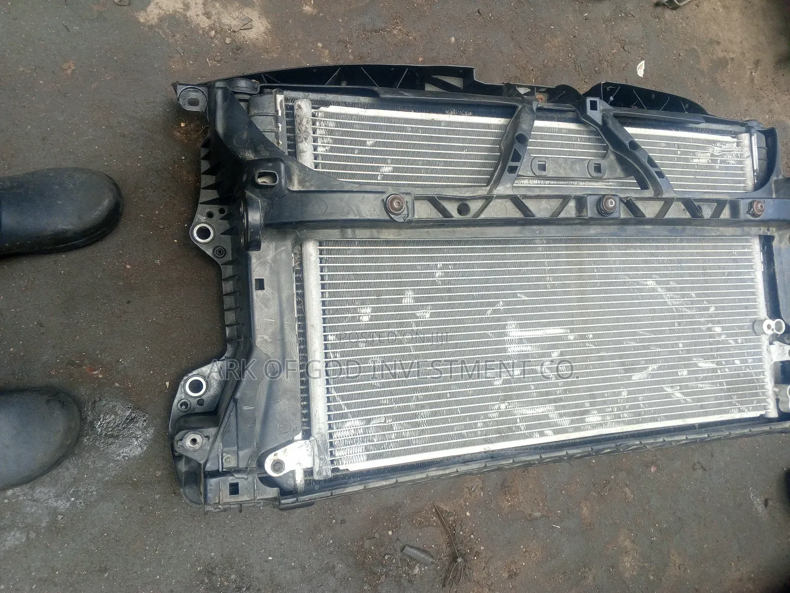 Complete Radiator, Fan and Condenser for Volkswagen Phantom
