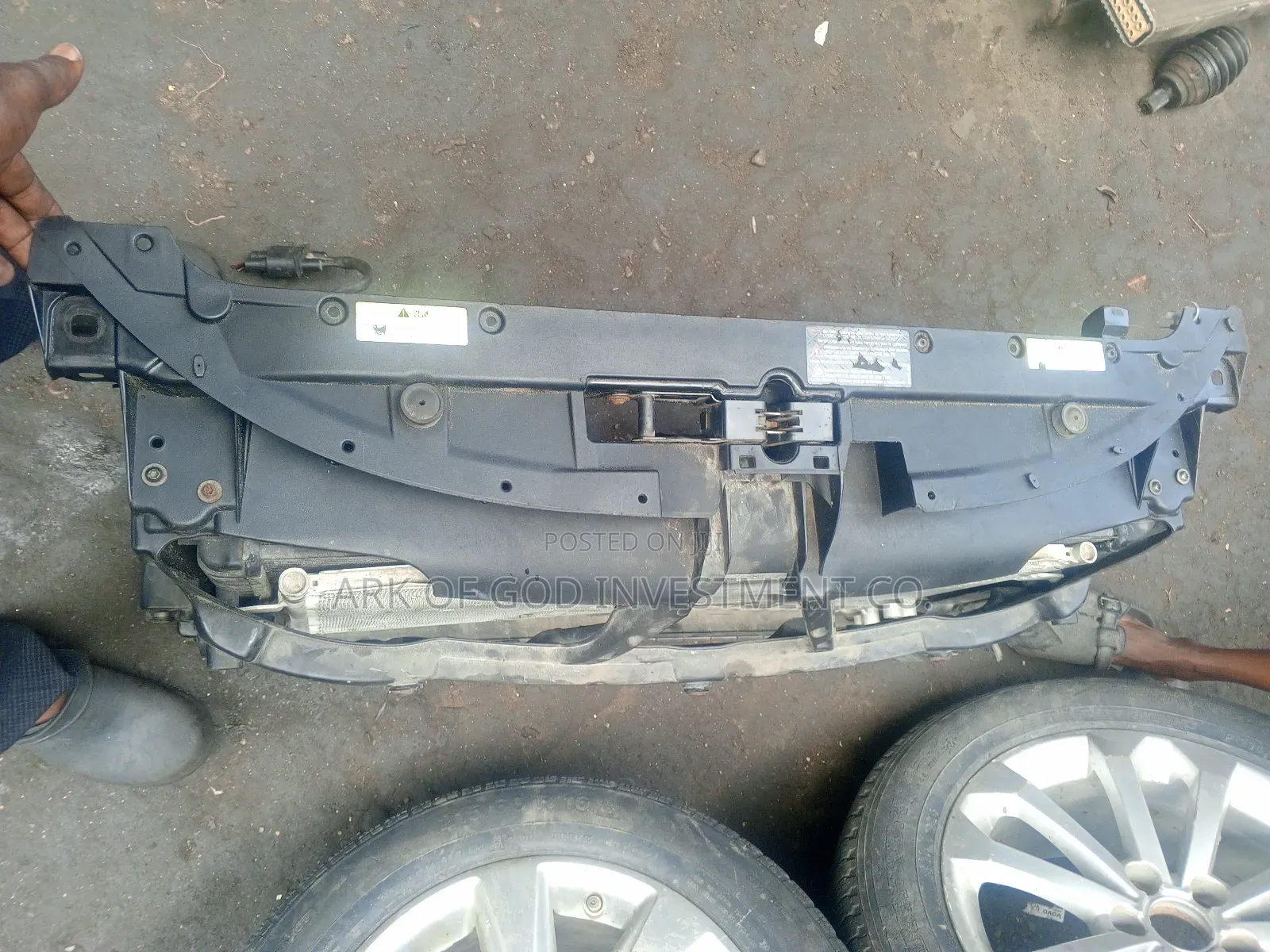 Complete Radiator, Fan and Condenser for Volkswagen Phantom