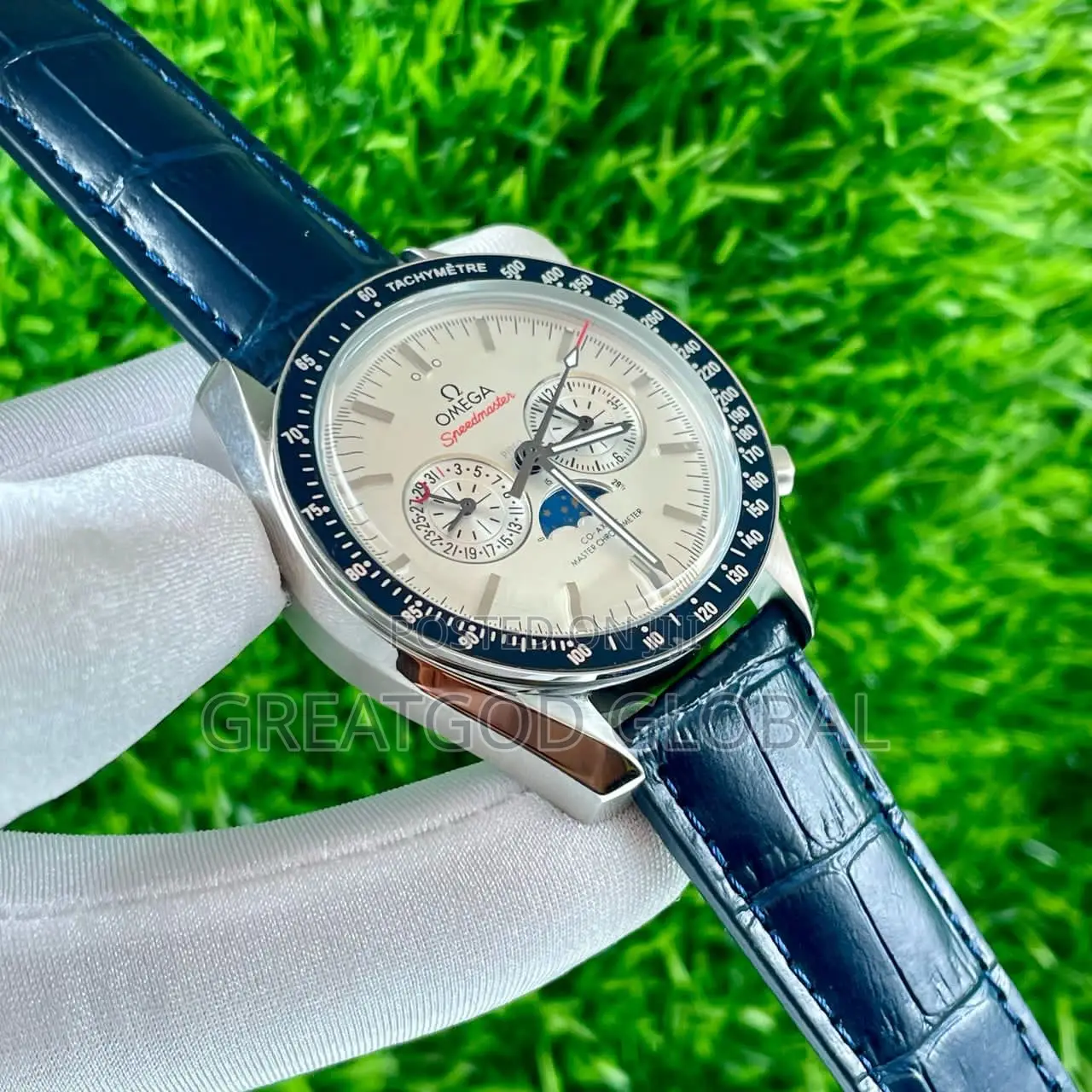 Luxury Omega Speedmaster Chronograph Leather Wristwatch
