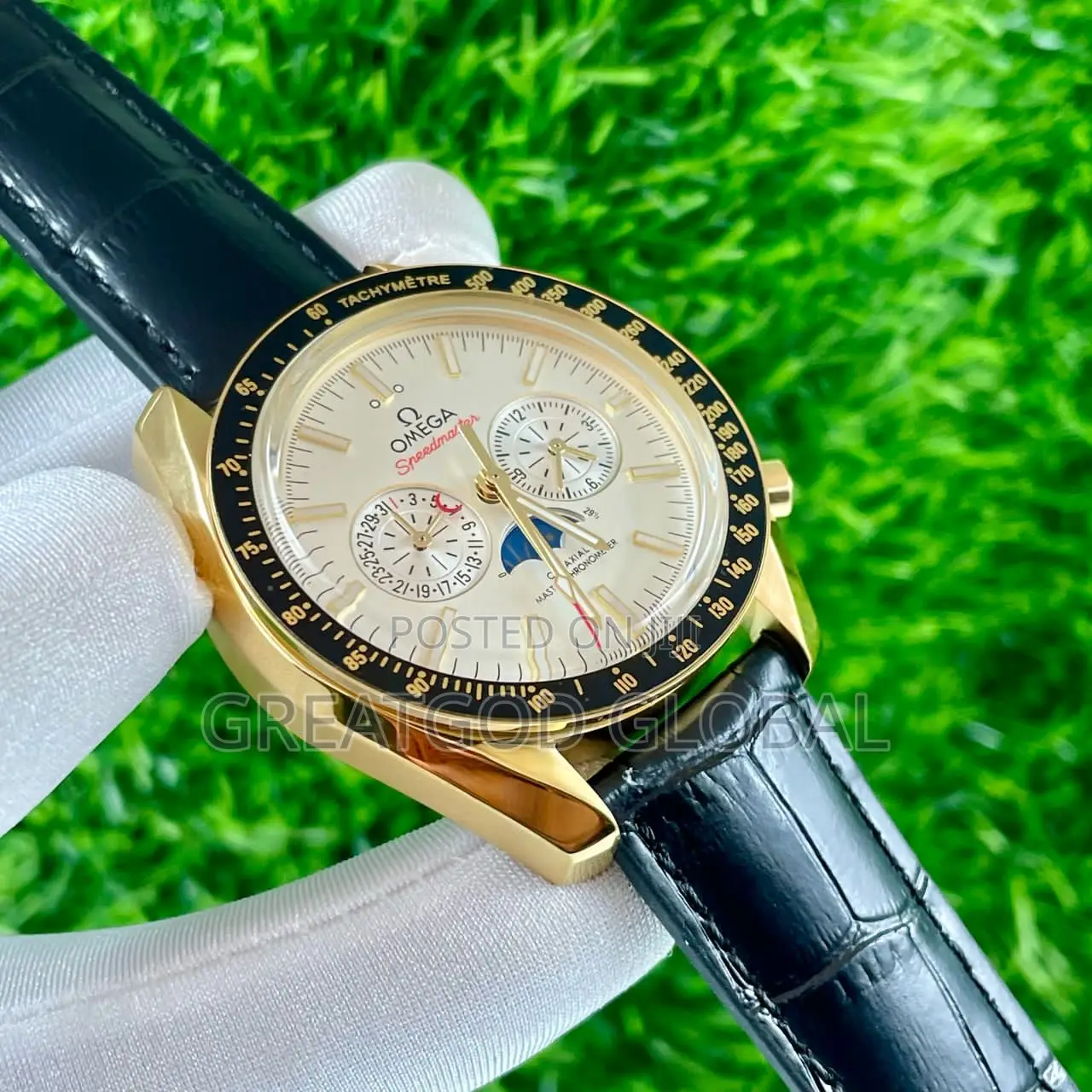 Luxury Omega Speedmaster Chronograph Leather Wristwatch
