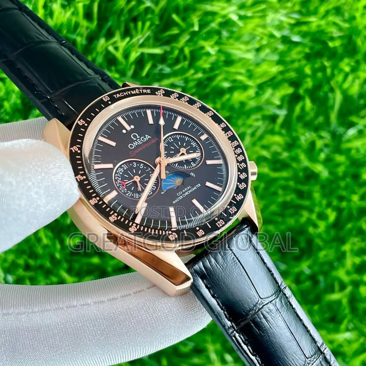Luxury Omega Speedmaster Chronograph Leather Wristwatch