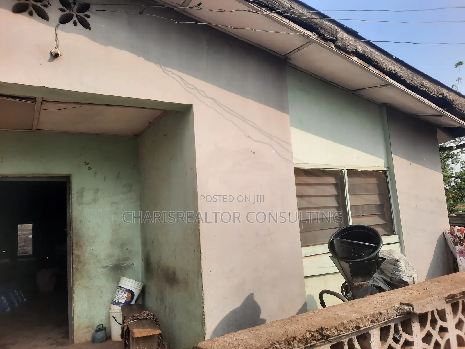 12bdrm Apartment in Ojoo for sale