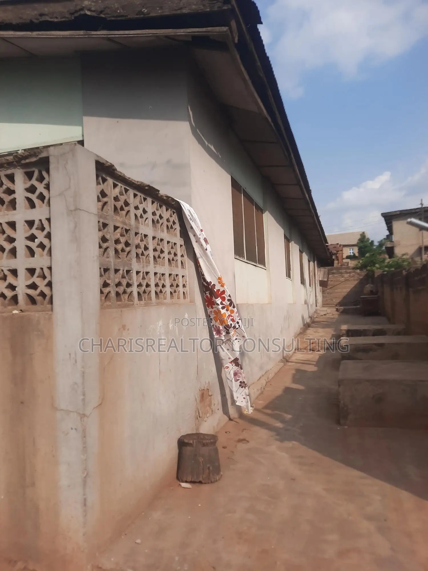 12bdrm Apartment in Ojoo for sale