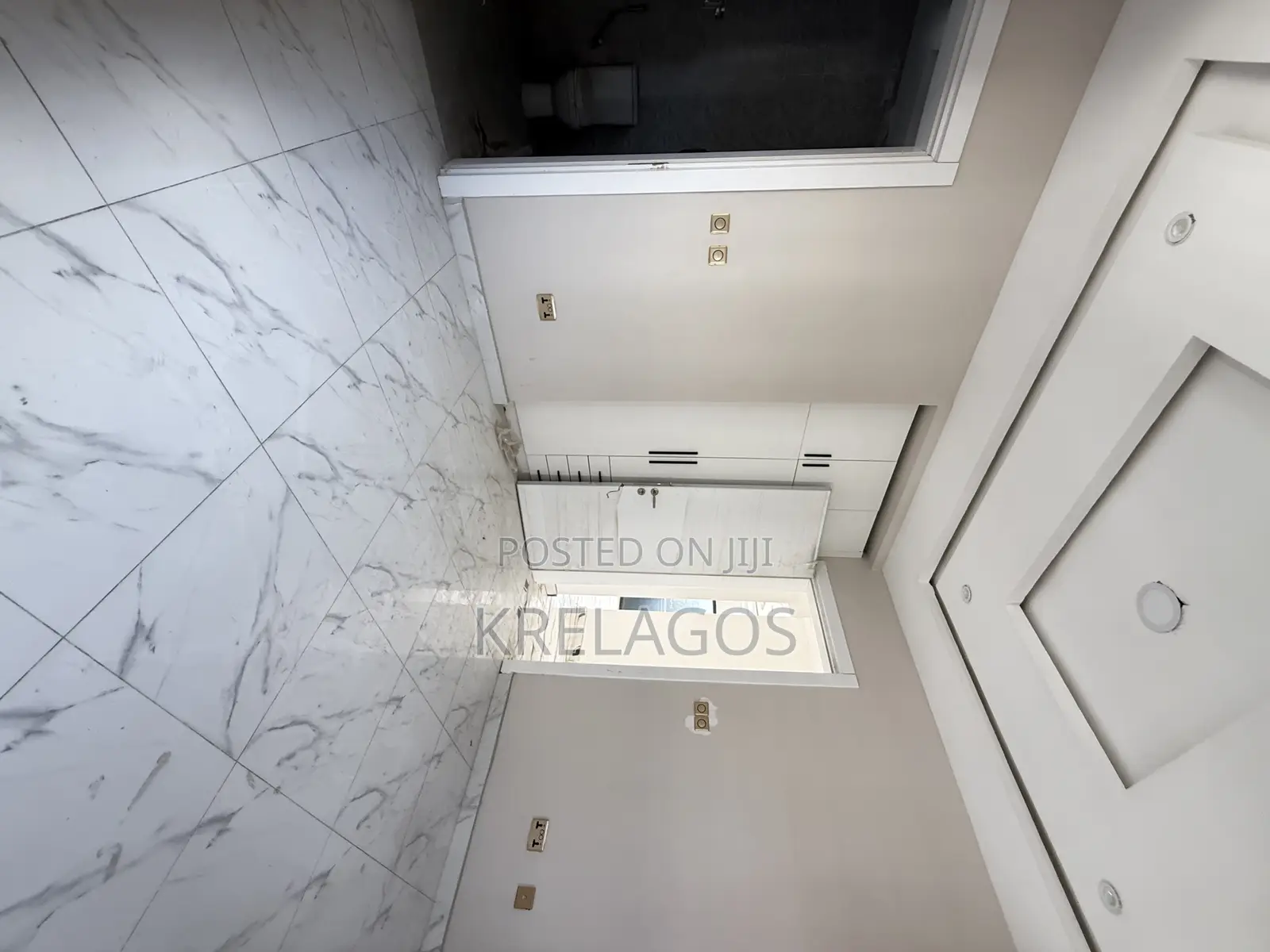 2bdrm Apartment in Lekki Phase 1 for sale