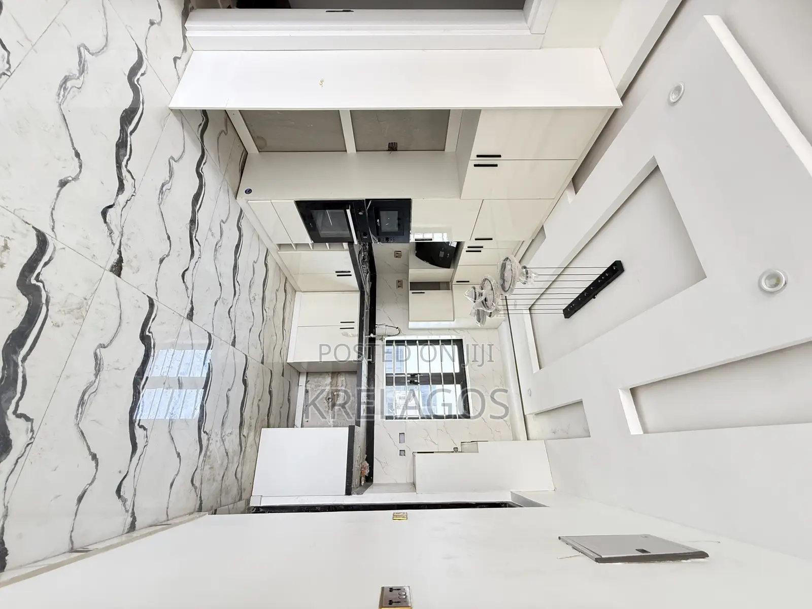 2bdrm Apartment in Lekki Phase 1 for sale