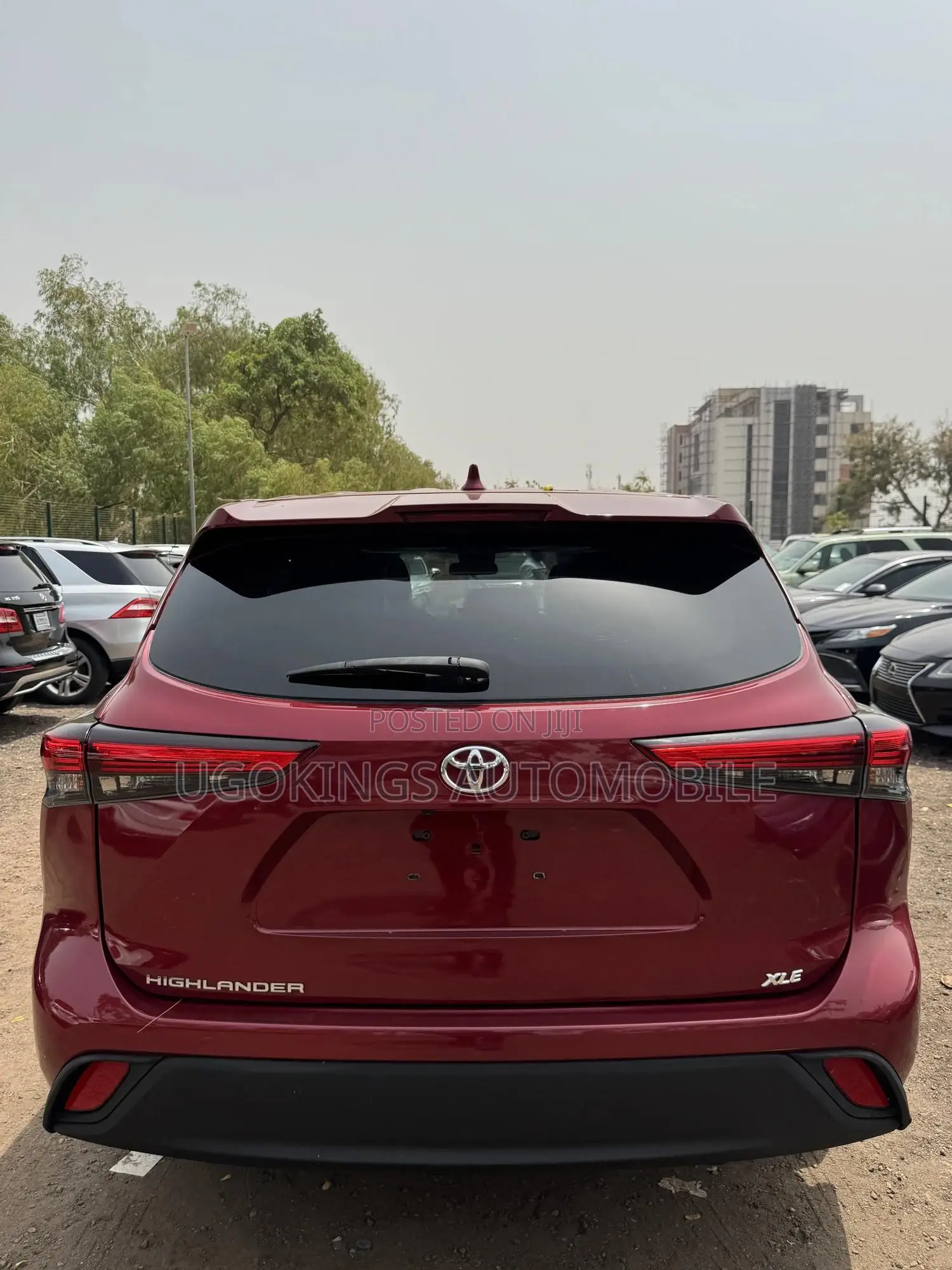 Toyota Highlander XLE 2021 Red