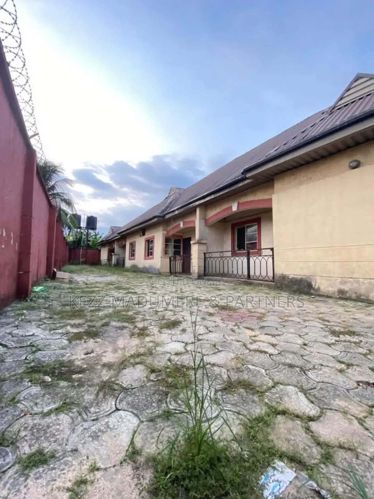 4bdrm Block of Flats in New Road , Ada, Port-Harcourt for sale