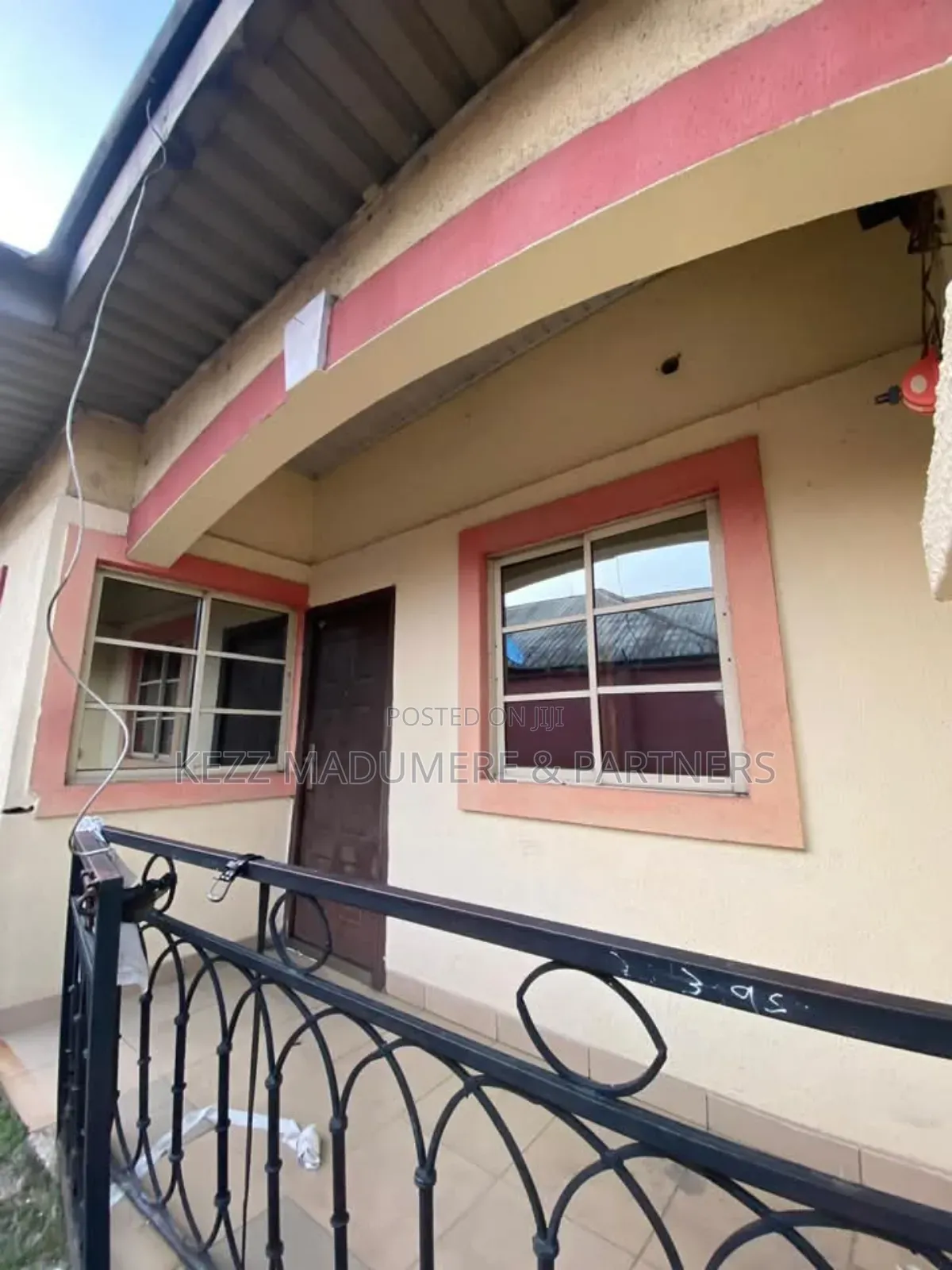 4bdrm Block of Flats in New Road , Ada, Port-Harcourt for sale
