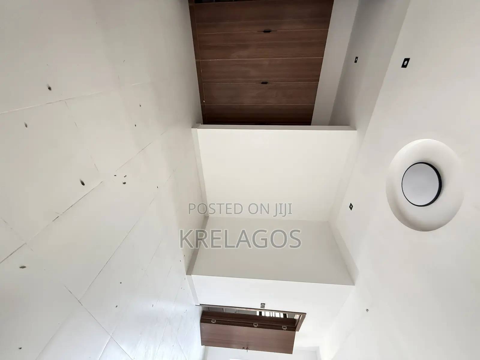 3bdrm Apartment in Lekki Phase 1 for sale