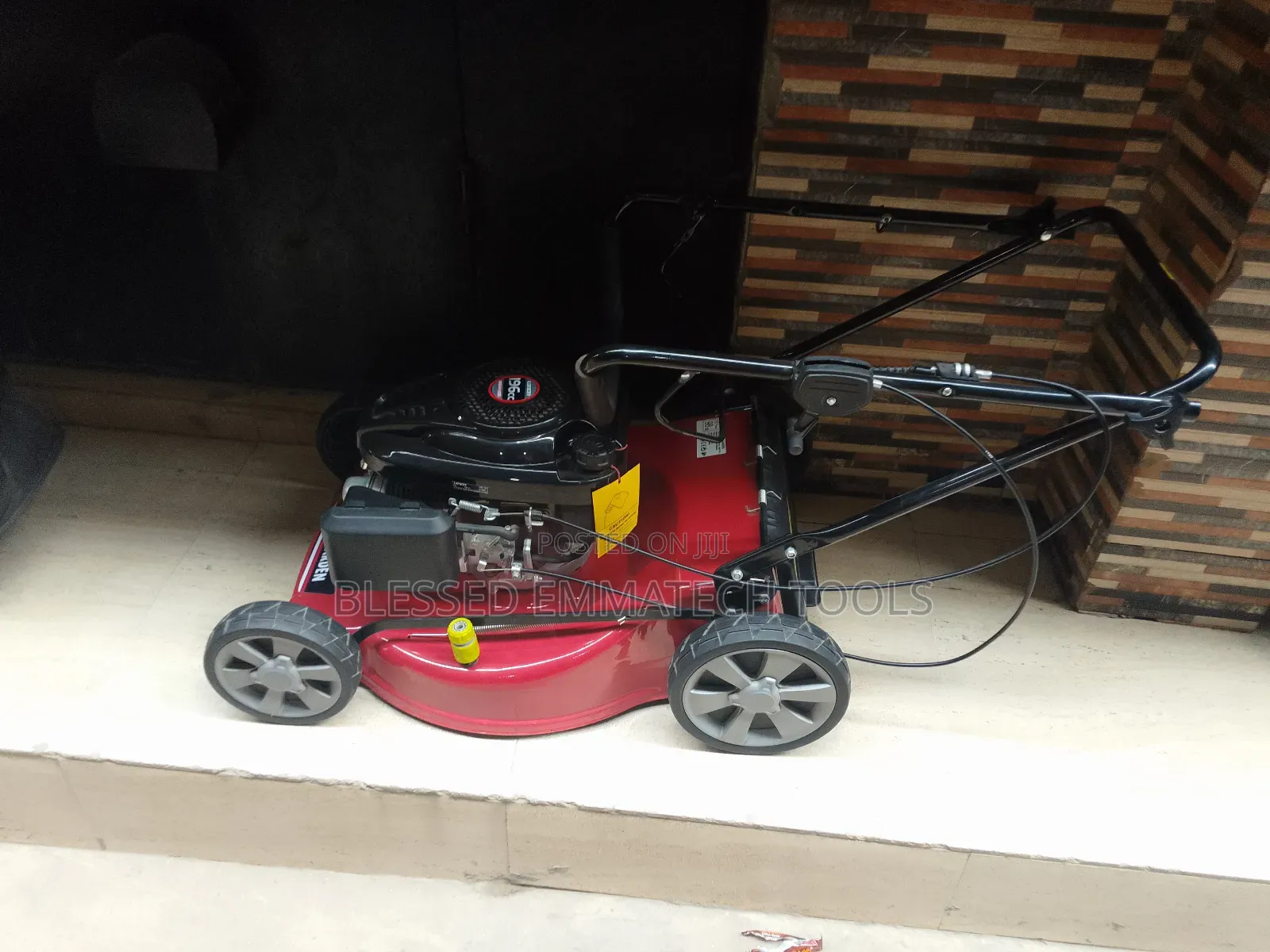 Stage Lawn Mower Machine