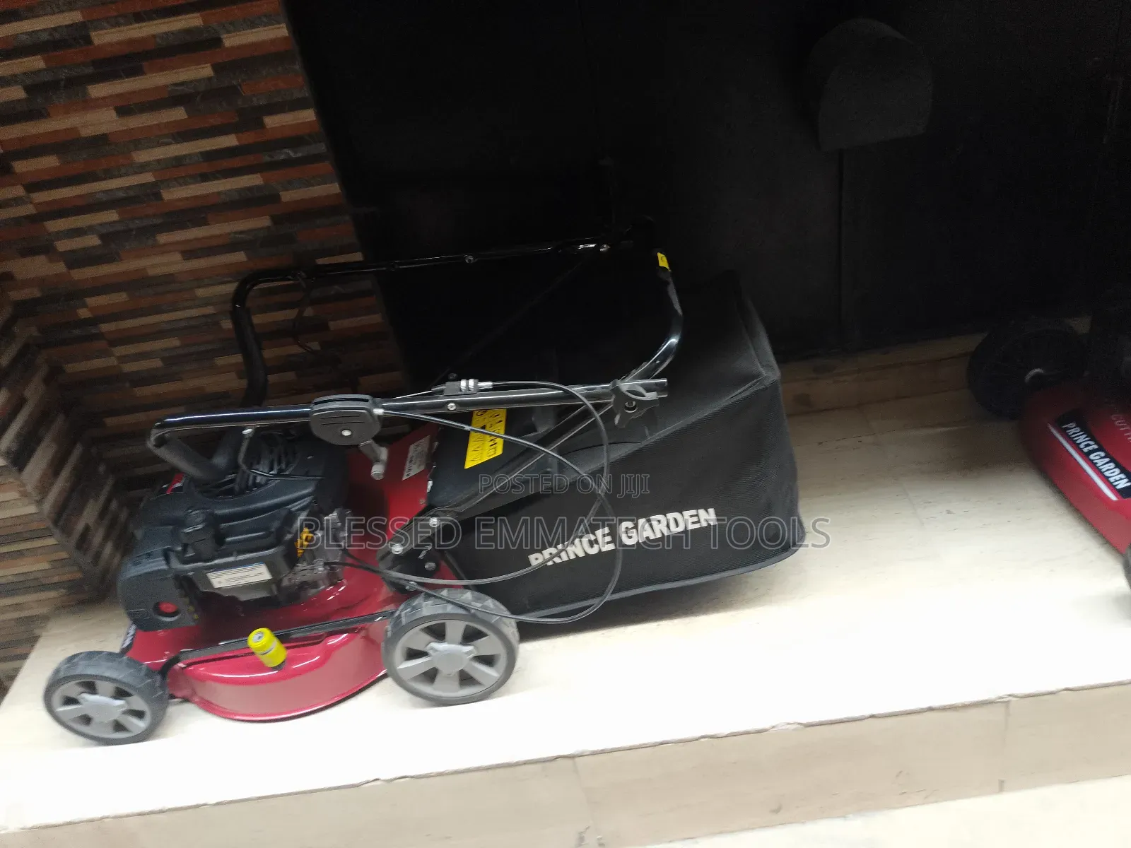 Stage Lawn Mower Machine